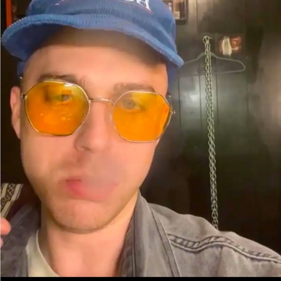 Meet your Posher, Mike - Picture 1 of 3